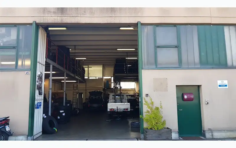 Foto dell'officina Malatesta Pneumatici - Genova