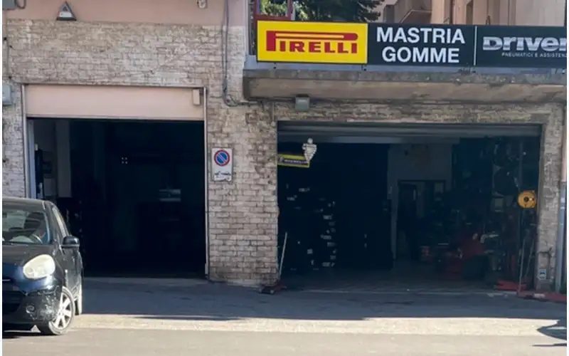 Foto dell'officina Mastria Gomme S.r.l. CATANZARO