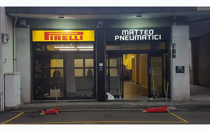 Foto dell'officina Matteo Pneumatici S.n.c.
