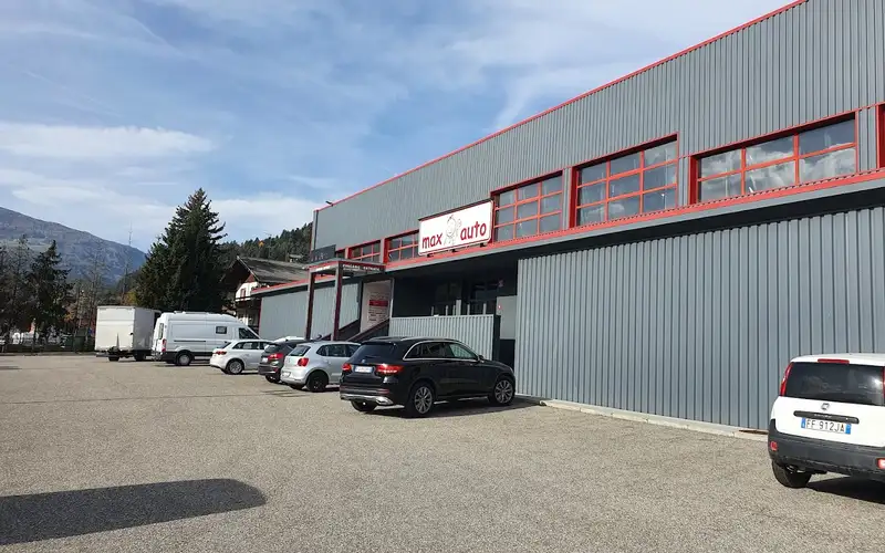Foto dell'officina Max Auto & Reifencenter & Autoreparaturen