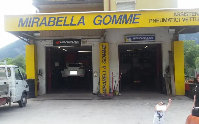 Foto dell'officina Mirabella Gomme S.r.l.