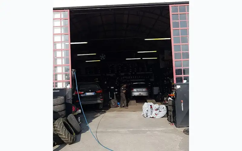 Foto dell'officina MyGOM - G.M.Pneumatici Di Gianti Agostina & C