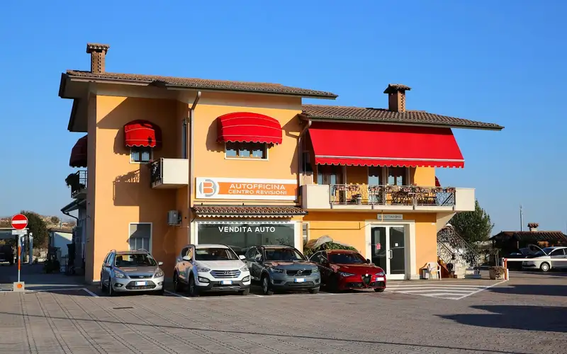 Foto dell'officina Officina Autofficina Centro Revisioni Bernardi