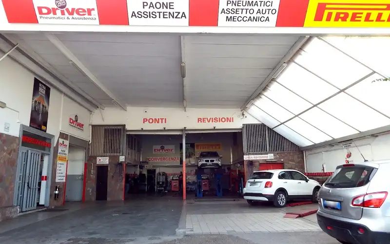 Foto dell'officina Paone Assistenza S.r.l. - Driver Center Pirelli Arzano