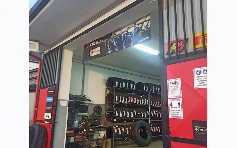 Foto dell'officina Perrone Pneumatici S.r.l.s.