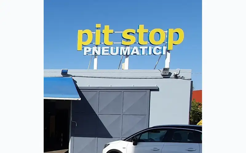 Foto dell'officina Pit Stop Pneumatici di Gianpietro Quesada