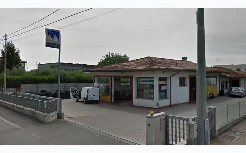 Foto dell'officina Pneu Center F.lli Lorenzato e C. S.n.c. - Mastro Michelin
