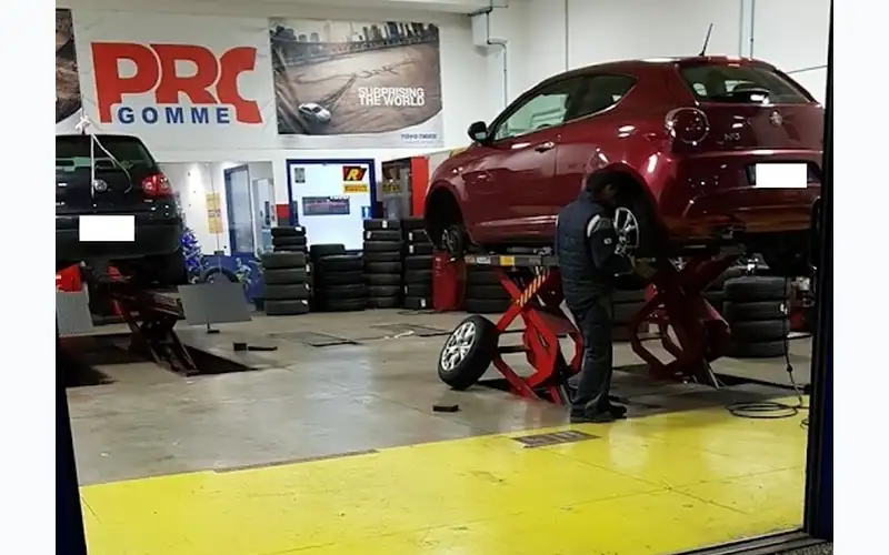 Foto dell'officina PRC Gomme di Priori Lorenzo & C.