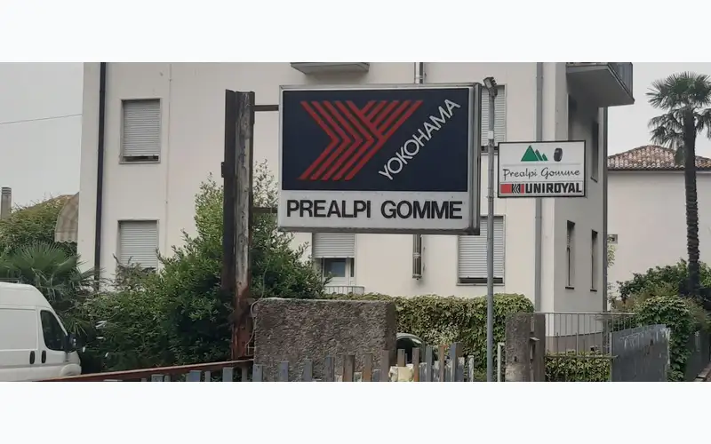 Foto dell'officina Prealpi Gomme S.n.c.