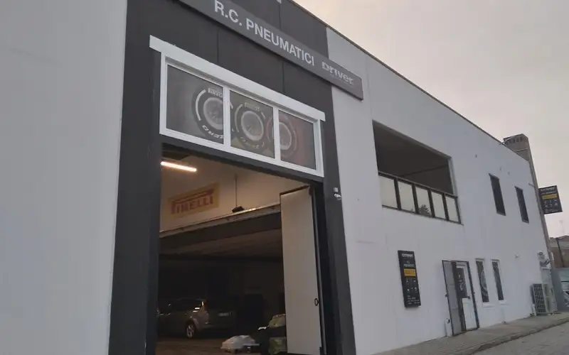 Foto dell'officina R.C. Pneumatici