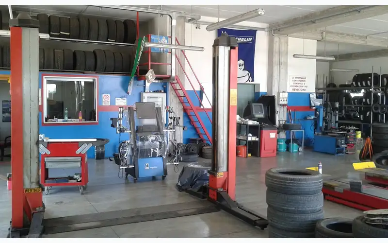 Foto dell'officina Reginelli Enrico