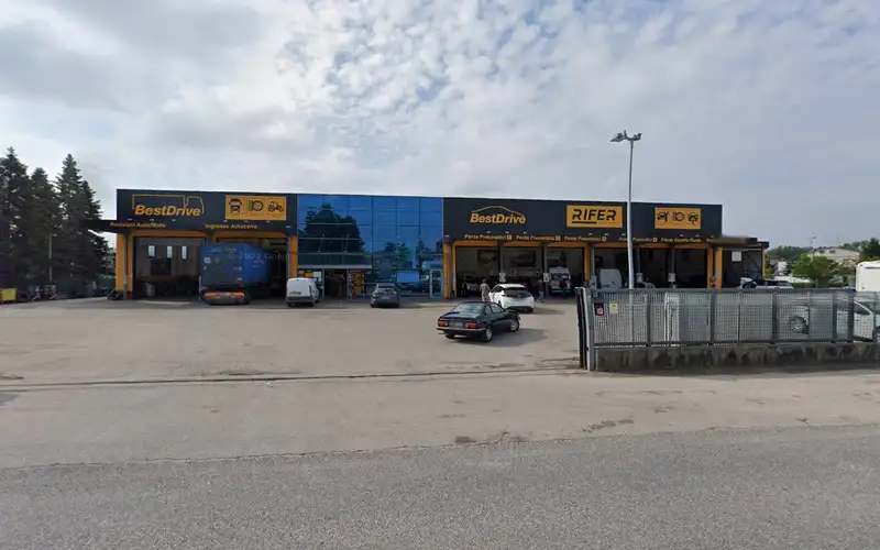 Foto dell'officina Rifer Gomme
