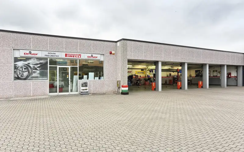 Foto dell'officina Rovini Pneumatici S.r.l.