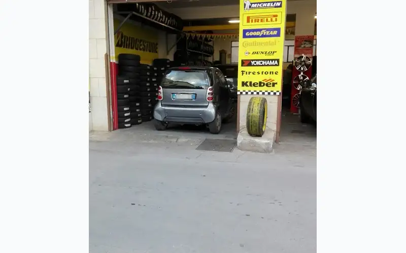 Foto dell'officina Royal Gomme - Palermo