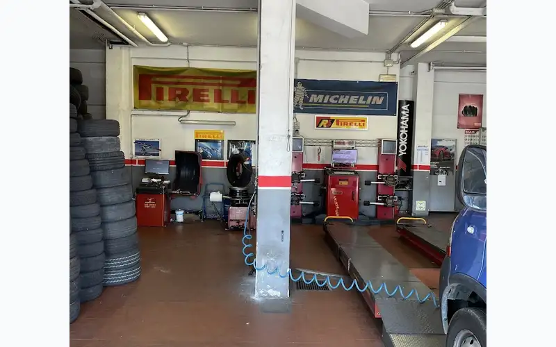 Foto dell'officina Sandro Gomme S.r.l.