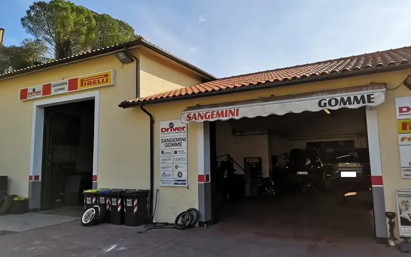 Foto dell'officina Sangemini Gomme S.n.c.