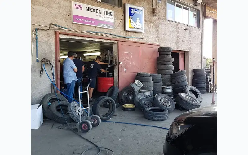 Foto dell'officina Scm Pneumatici di Musumarra Consolato