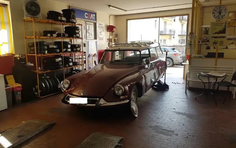 Foto dell'officina Sinisi Nicola