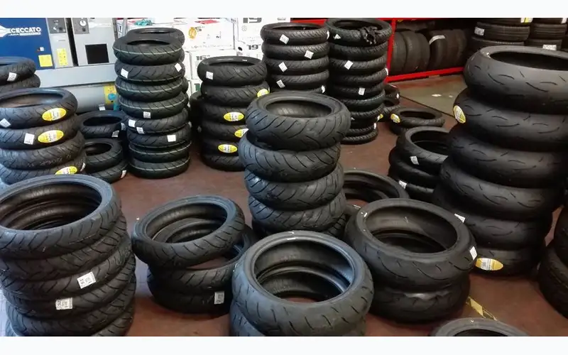 Foto dell'officina Speedy Tires S.a.s.