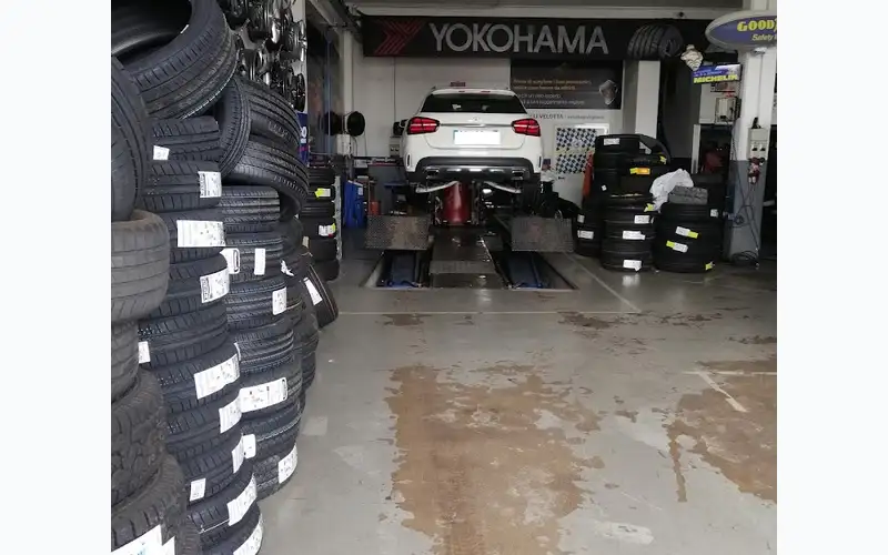 Foto dell'officina Tire Velotta F.lli Di Giuseppe Velotta