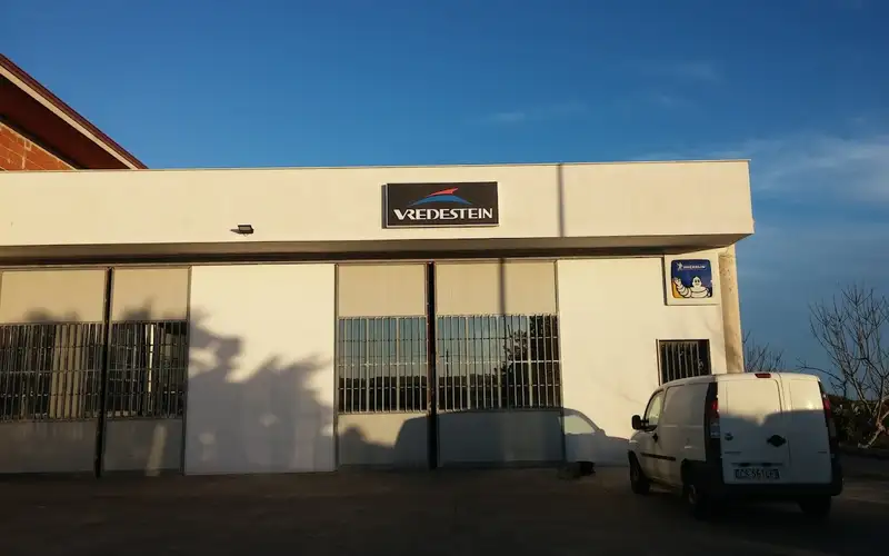 Foto dell'officina Tirella Pietro - Mastro Michelin