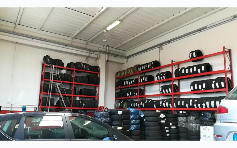 Foto dell'officina Valentino Gomme S.n.c.